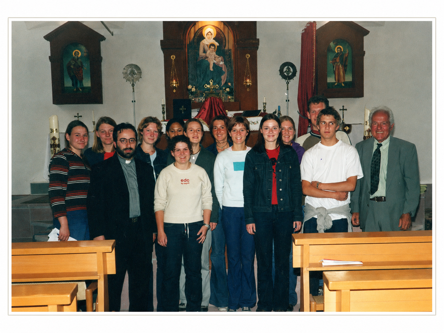 Armenische Heilig-Kreuz-Kirche in Göppingen-Bartenbach mit Gästen